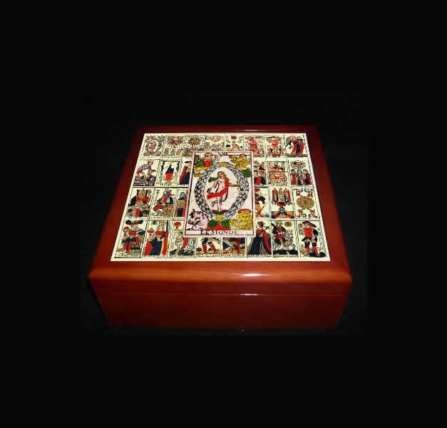 WOODEN BOX 18 CM X 18 X 8 COLOR WOOD DELUXE MODEL WOODEN BOX 18 CM X 18 X 8 COLOR WOOD DELUXE MODEL