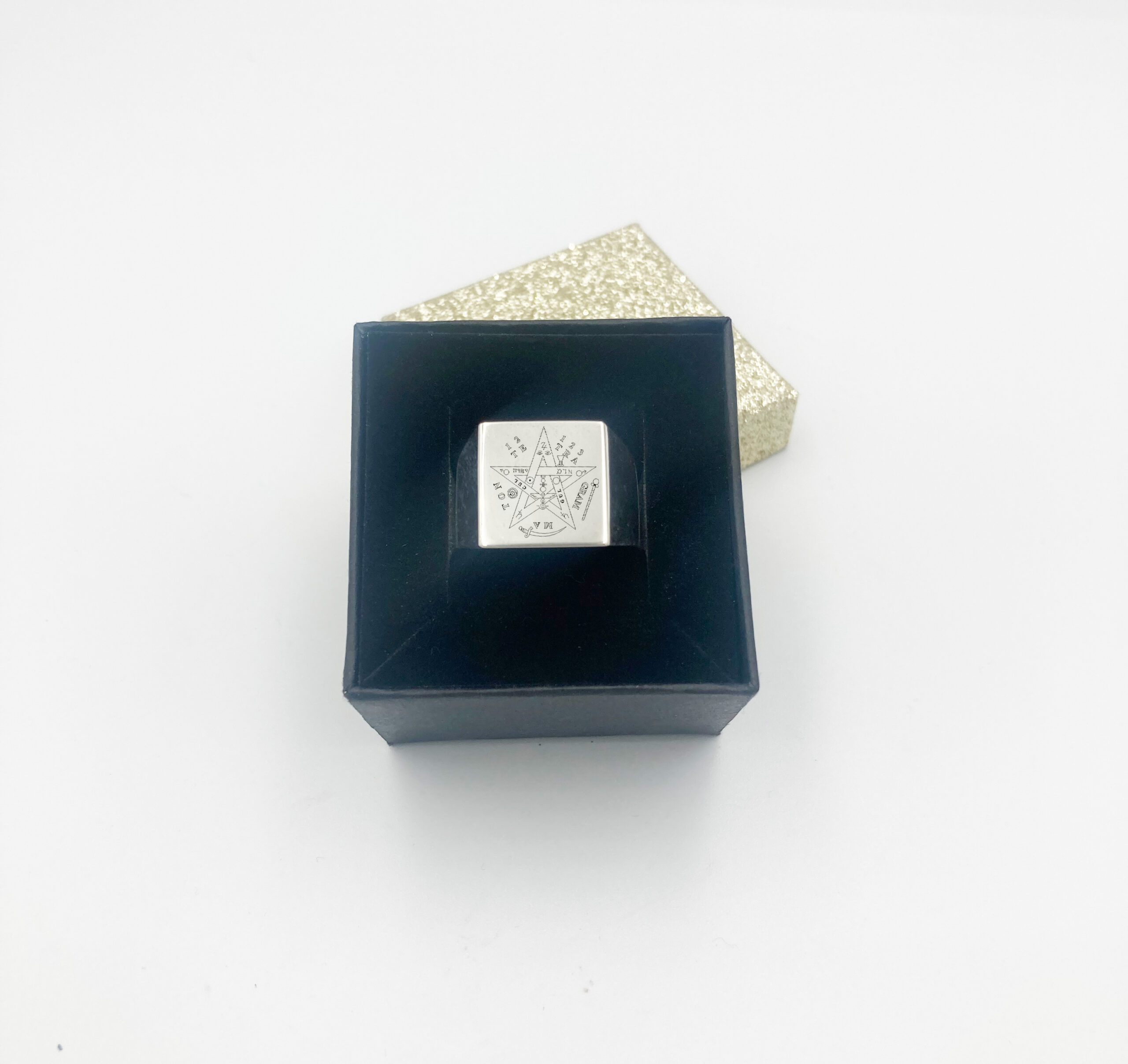 Anello Tetragrammaton argento 925 gr 10.6 - modello quadrato Anello Tetragrammaton argento 925 gr 10.6 - modello quadrato