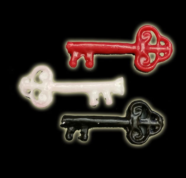 KEY SHAPED CANDLE - RED 16 CM KEY SHAPED CANDLE - RED 16 CM