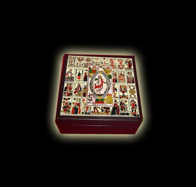 WOODEN BOX 17 CM X 17 X 8