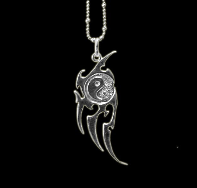 DRAGOON TEETH PENDANT WITH TAO SILVER GR 5.30 DRAGOON TEETH PENDANT WITH TAO SILVER GR 5.30