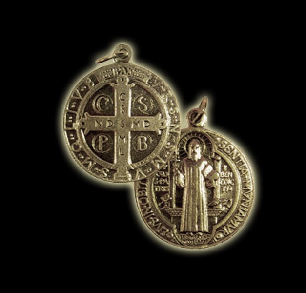 Medal of St. Benedict color gold (size cm 2,2) Medal of St. Benedict color gold (size cm 2,2)