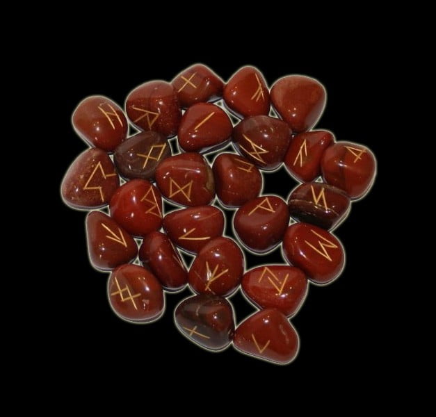 RUNE INCISE SU PIETRA DIASPRO ROSSO  - 25 RUNE RUNE INCISE SU PIETRA DIASPRO ROSSO  - 25 RUNE