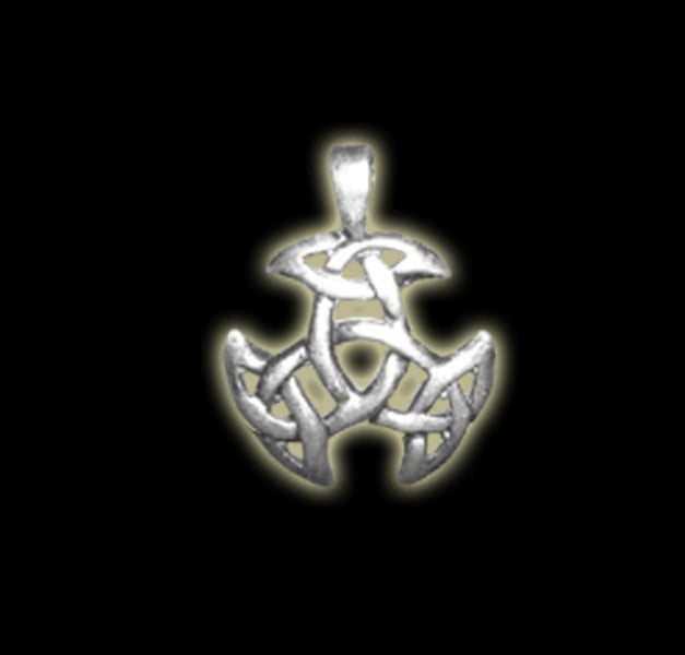 CENTIC TRIAD PENDANT OPEN SILVER GR 4.90 CENTIC TRIAD PENDANT OPEN SILVER GR 4.90