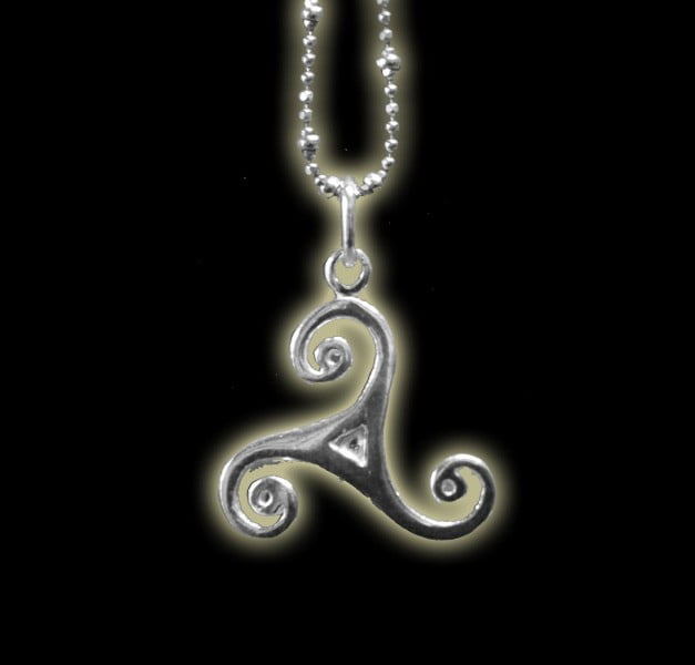 TRISKEL PENDANT SILVER 925 GR 2.2 TRISKEL PENDANT SILVER 925 GR 2.2