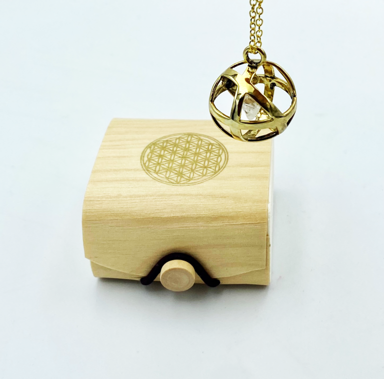 GENESA CRYSTAL PENDANT BRASS AND STEEL - Image 2