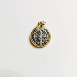 Medaglia di San Benedetto deluxe - argentata con rifiniture dorate (misura cm 1,7)